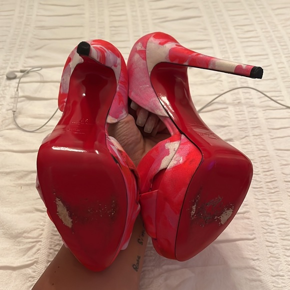 Multi colour red bottom heels - Picture 2 of 2
